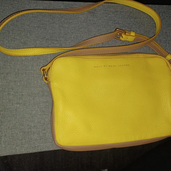 Marc by Marc Jacobs Sophisticato Dani leather crossbody bag in yellow and tan.  - Picture 3 of 5